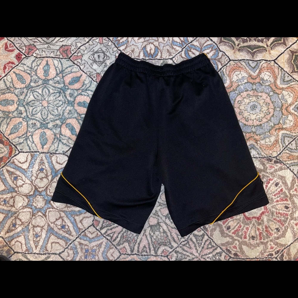 Jordan Basketball Shorts- Size Med - Picture 2 of 3